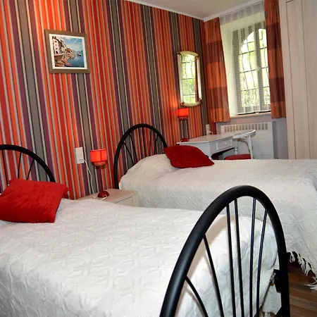 Holiday home Spacious In Thirimont Near Forest