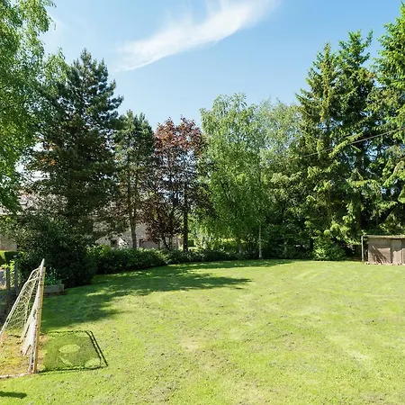 Дом отдыха Spacious In Thirimont Near Forest Вэм