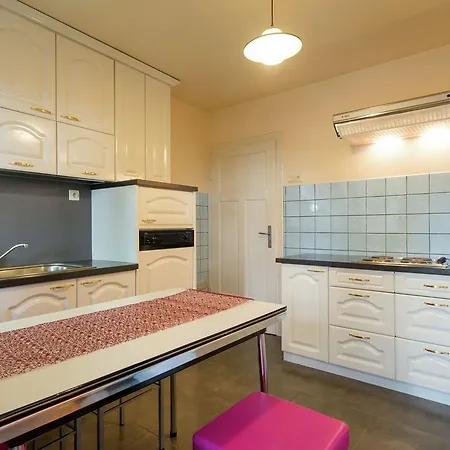Holiday home Spacious In Thirimont Near Forest Waimes